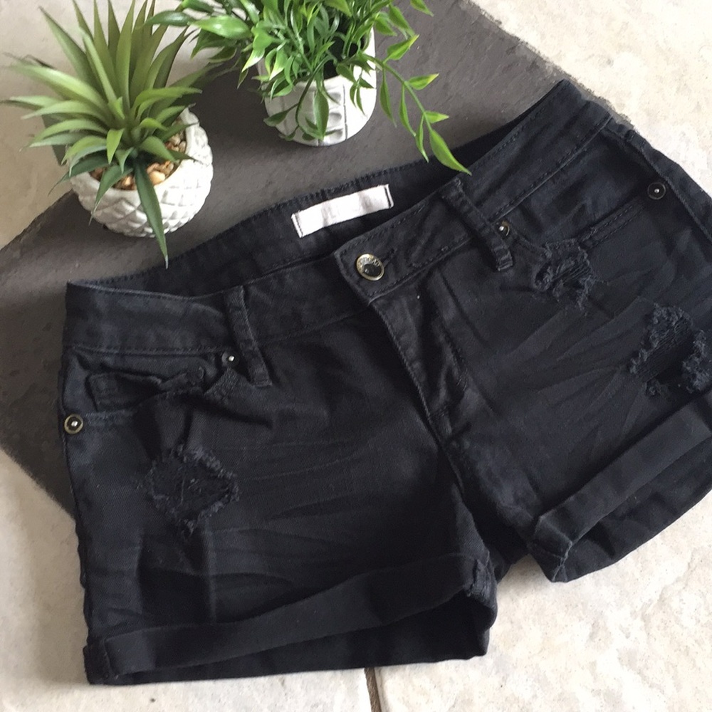 Pacsun Bullhead black distressed shorts size 1 🖤